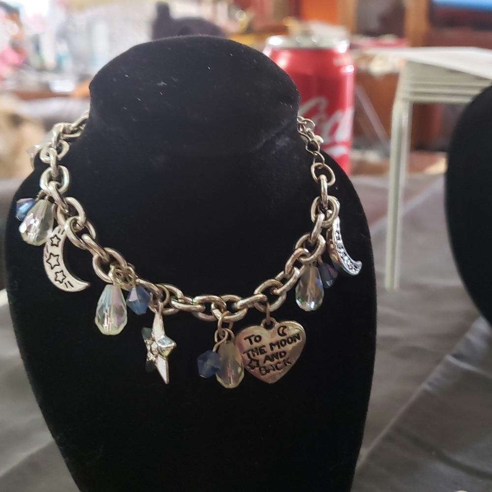 Bracelets - Picture 5 of 11